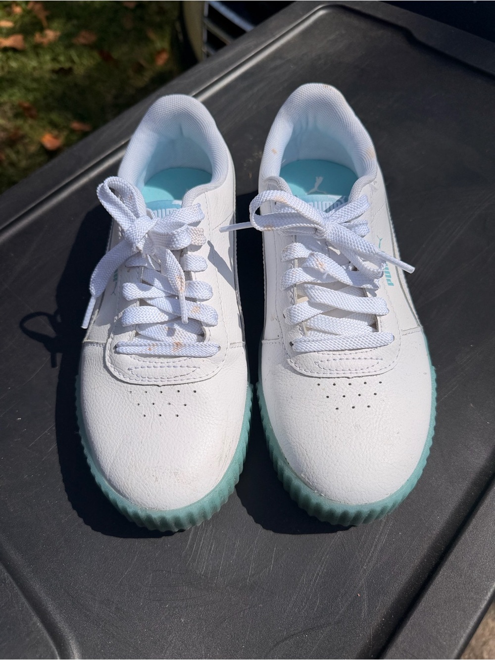 Puma Ladies White Sneakers with Aqua Trim - Casual Lace-Up Size 7.5